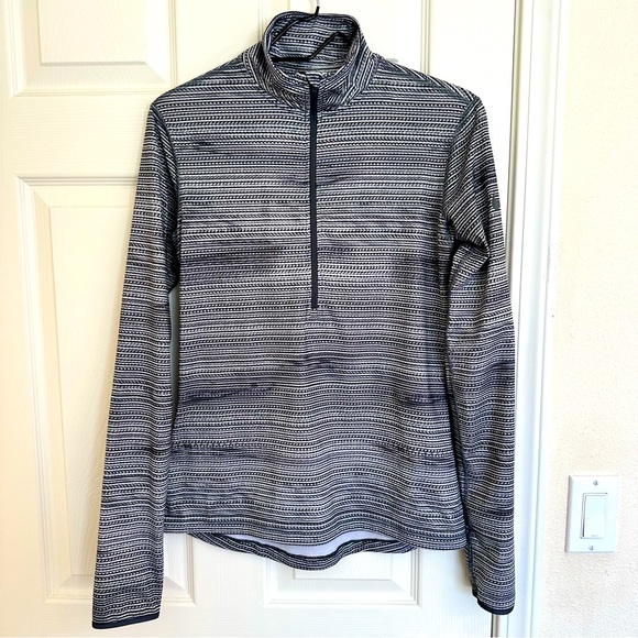 Women's Grey Nike Dri-fit fitted long sleeved 1/2 zip top size medium - Picture 2 of 5